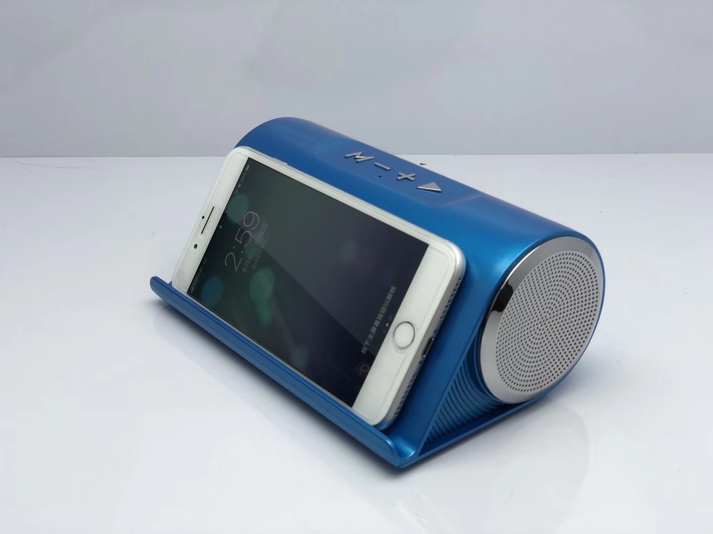 Loa Bluetooth LP-V9 có giá đỡ điện thoại