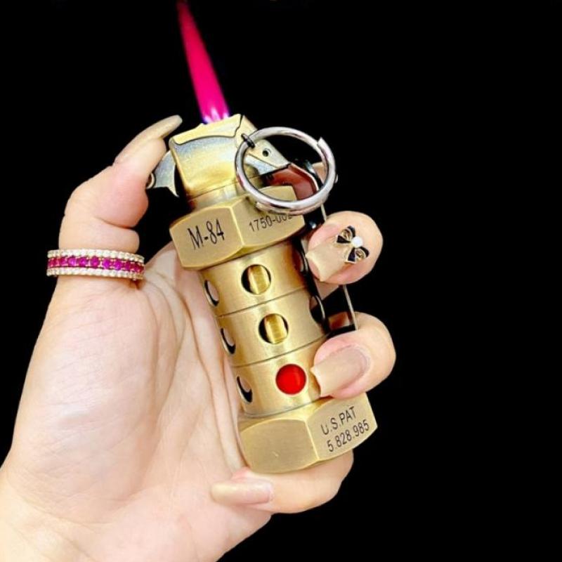 Bật lửa hình trái lựu đạn M-84 vàng size lớn xài gas