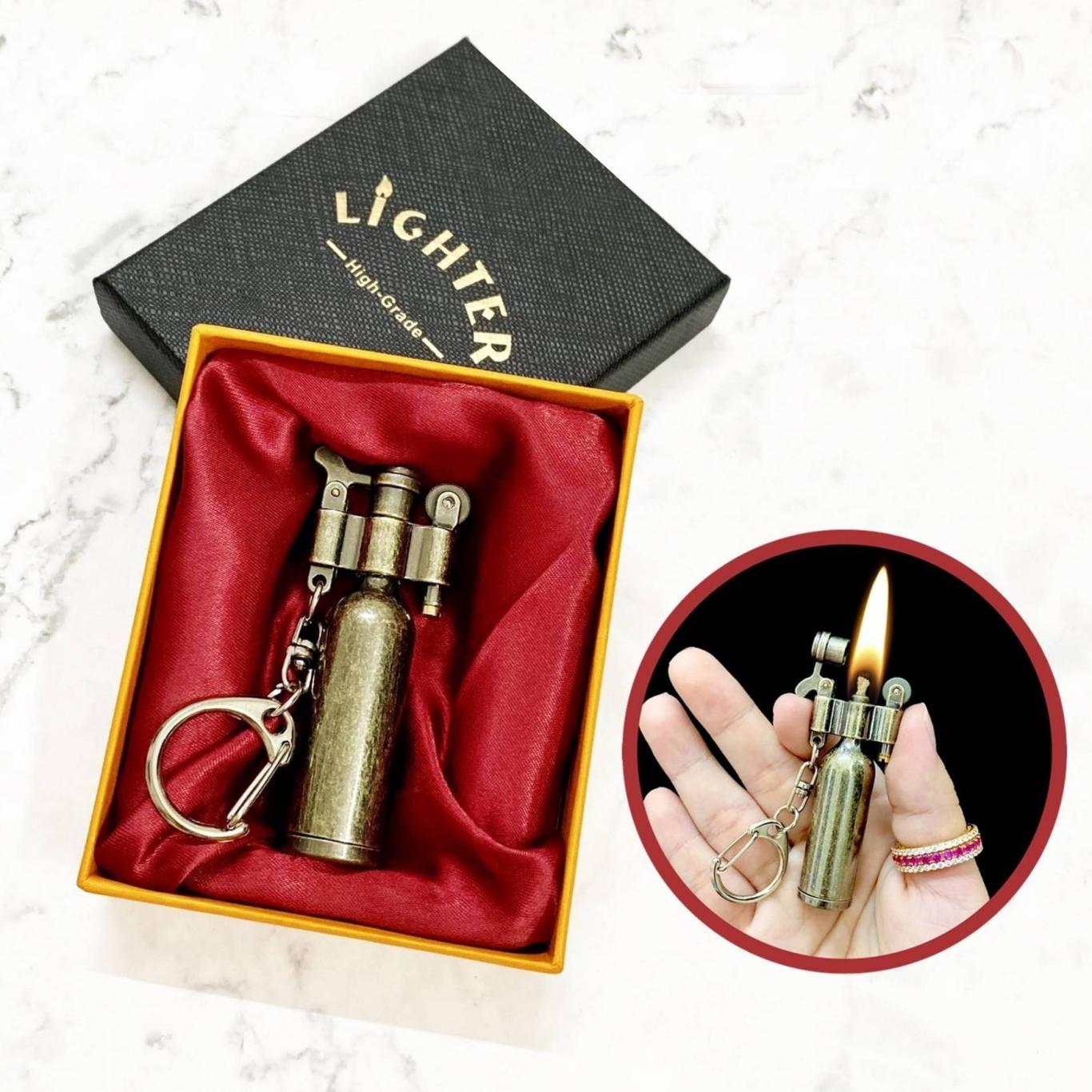 Bật lửa hình chay rượu D339 có hộp dùng xăng