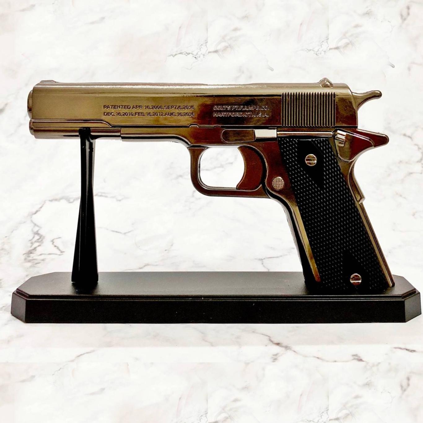 Bật lửa khè hình súng M9 kim loại có giá đỡ size 17cm xài gas